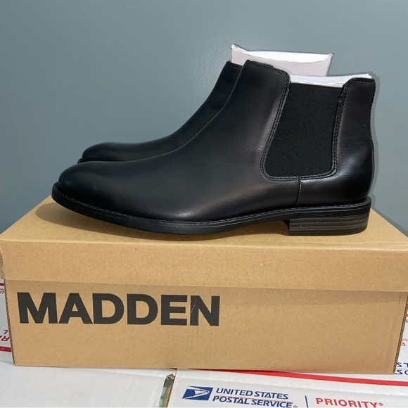 Madden Maxxin Mid Height Slip On Chelsea Boot - Picture 2 of 8